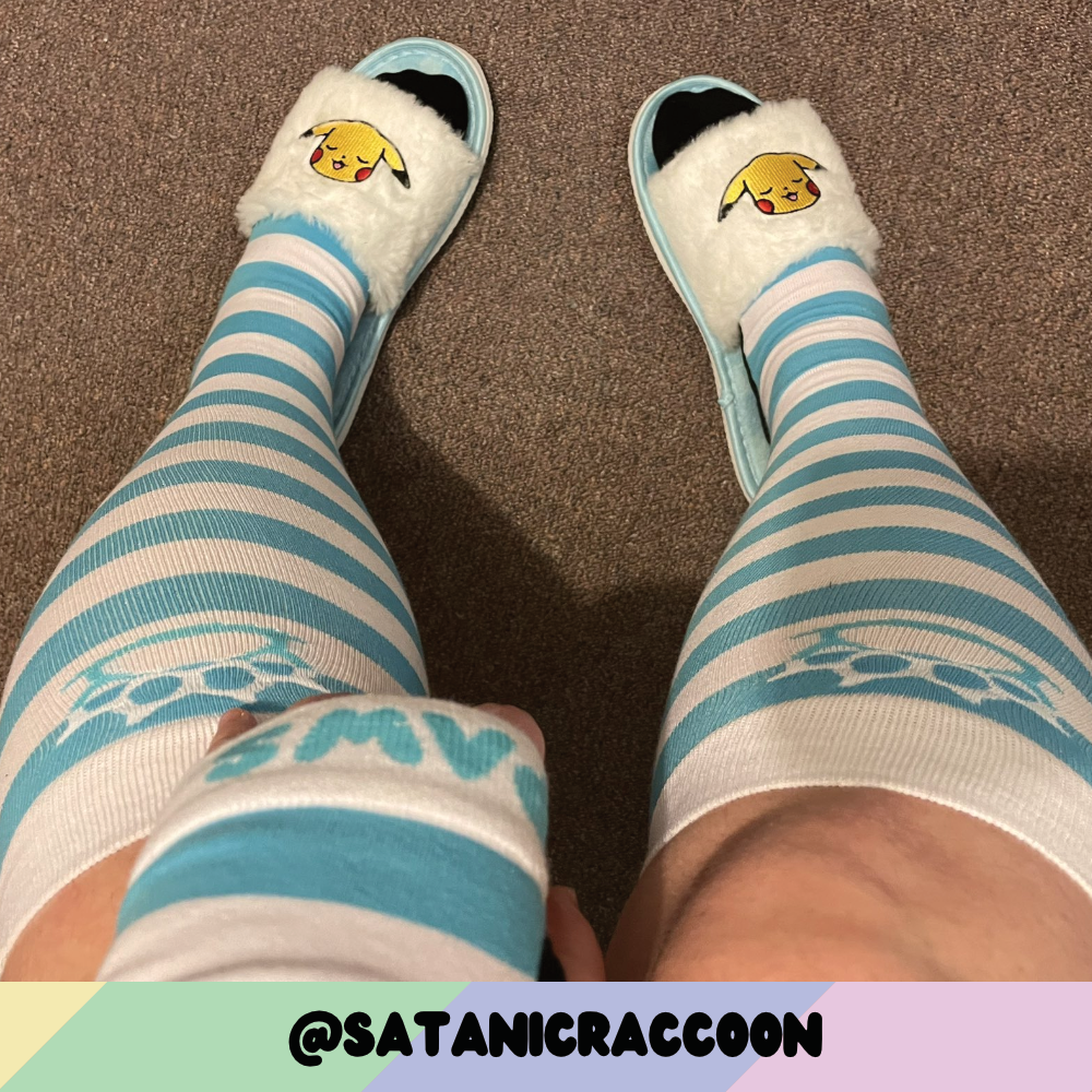 Light Blue vs White Sockies